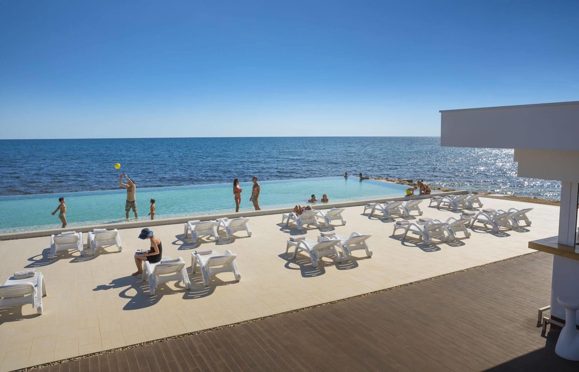Aminess Sirena - Holiday Homes Classic Novigrad Istria エクステリア 写真